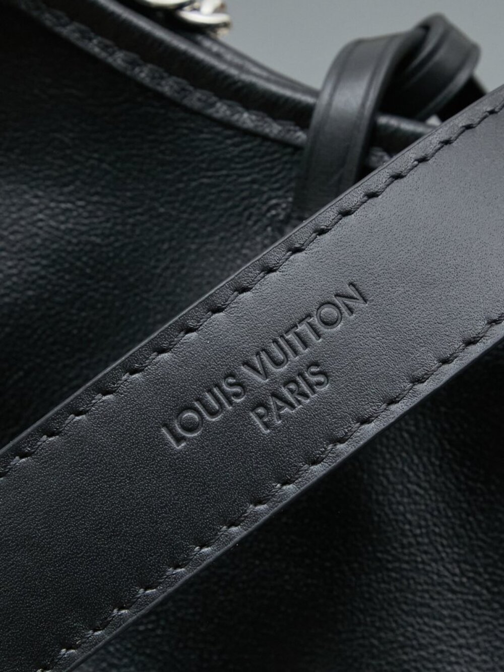 Louis Vuitton Shoulder Bag Carryall Cargo Vibe PM Lambskin M24861 - Picture 7 of 9